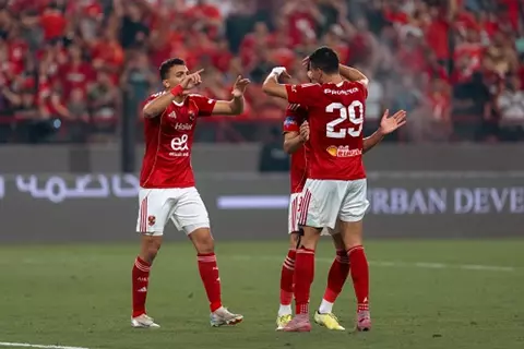 "عملنا عقدة لناس" و"الجاي بتاعي".. احتفالات الأهلي بعد التتويج بالسوبر أمام الزمالك (فيديو)